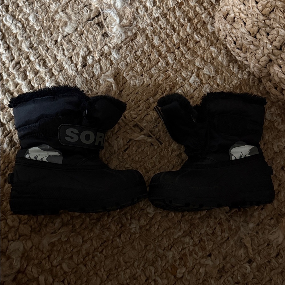 Sorel Black Faux Fur Lined kids boots - size 11 Velcro closure
